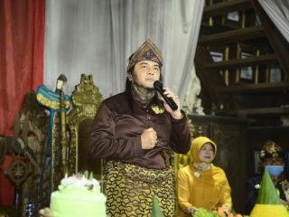 RAJA-RAJA NUSANTARA BENTUK HOLDING PEMBERITAAN TV